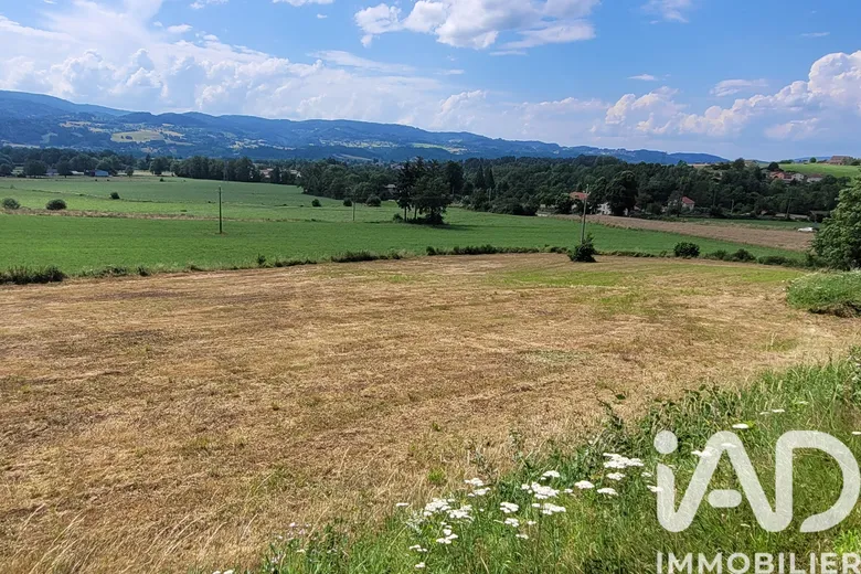 Terrain 5690 m² · à Ambert · 59 000 €