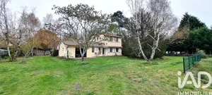 Traditional house at Lugos (33830)