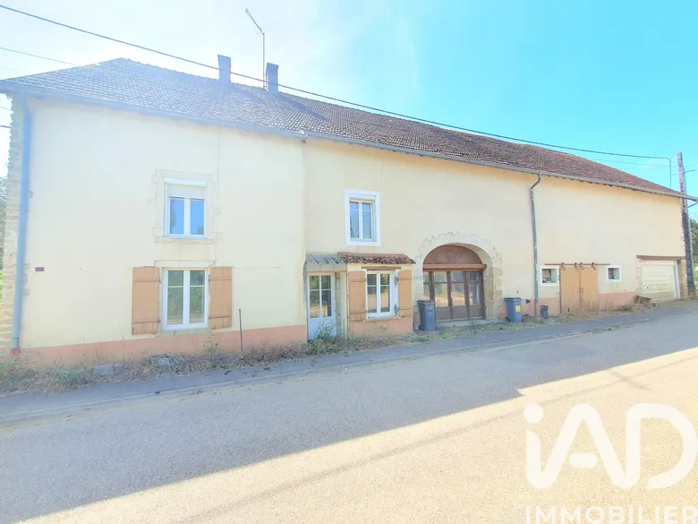 Maison 7 pièces 210 m² · à La Romaine · 210 m² · 100 000 €