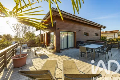 House in Azur (40140)