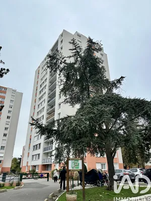 Apartment at Thiais (94320)