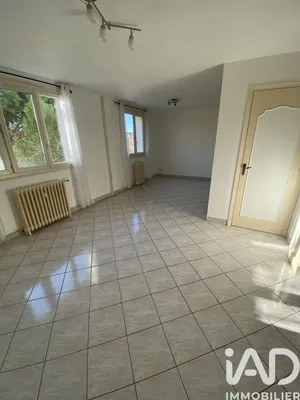 Apartment in Troyes (10000)