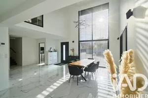 House in AVELIN (59710)