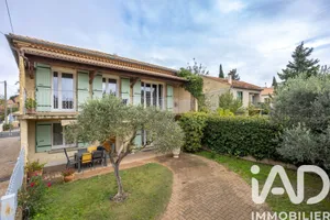 House at Orange (84100)