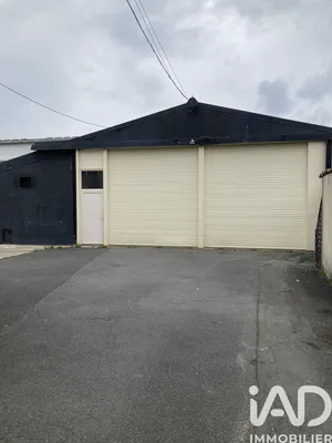 Building in Saint-Amand-sur-Sèvre (79700)