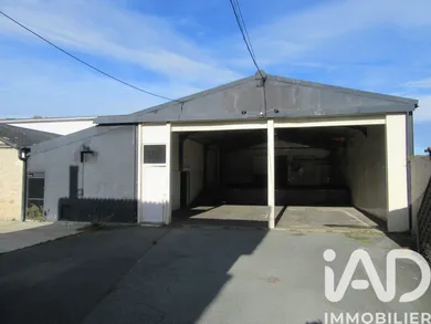 Building at Saint-Amand-sur-Sèvre (79700)