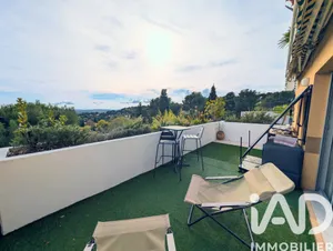 Apartment at Villeneuve-lès-Avignon (30400)