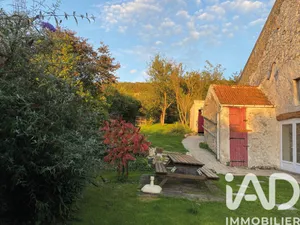 Village house at Connigis (02330)