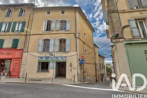 Building at Lambesc (13410)