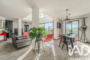 Maison d'architecte à Saint Martin de Londres  (34380)