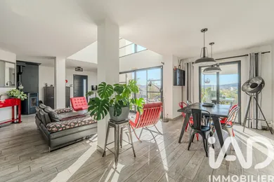 Maison d'architecte à Saint Martin de Londres (34380)