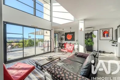 Maison d'architecte à Saint Martin de Londres (34380)