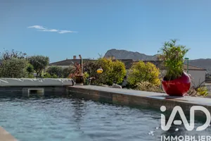 Maison d'architecte à Saint Martin de Londres  (34380)