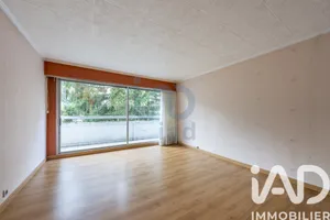 Apartment at Chevilly-Larue (94550)