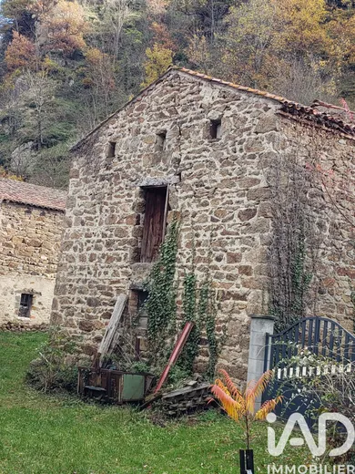 Garage in Saint-Floret (63320)