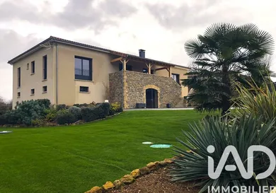 Architectural house in Lentillac-Saint-Blaise (46100)