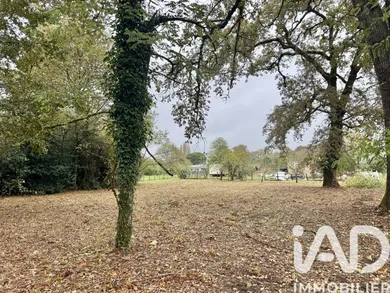 Land at Louchats (33125)