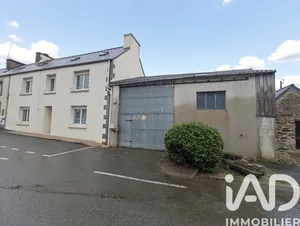 Village house at Lanhouarneau (29430)