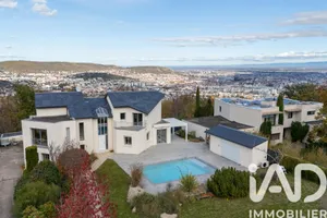 Architectural house at Royat (63130)