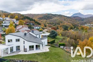 Architectural house in Royat (63130)