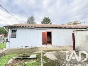 House at Bassens (33530)