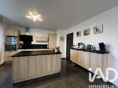 House at Arçonnay (72610)