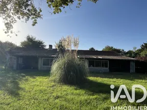House at Saint-Vivien-de-Médoc (33590)