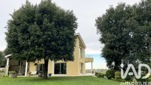 Maison d'architecte à Châteaubernard (16100)