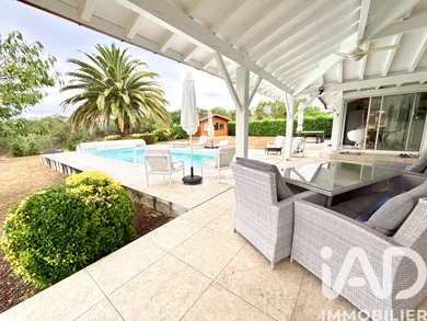 House in Amendeuix-Oneix (64120)