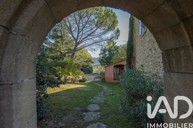 Mas in Puyvert (84160)