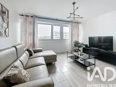 Apartment in Montreuil (93100)