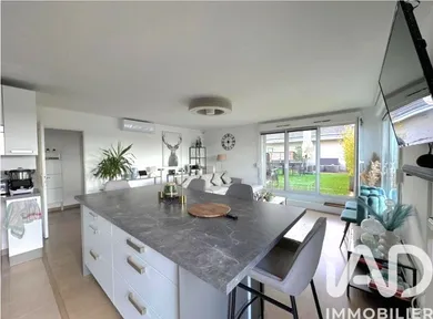 Apartment in Villeneuve-le-Roi (94290)