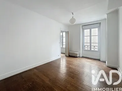 Apartment in Paris (75019)