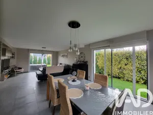 House at Isneauville (76230)