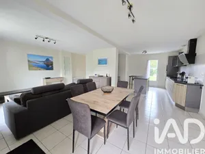 House at Créon (33670)