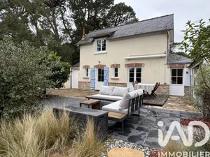 Townhouse at Saint-Michel-Chef-Chef (44730)