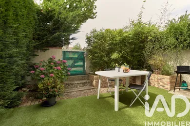 Apartment in Voisins-le-Bretonneux (78960)