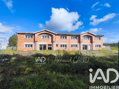 Building in Labastide-Saint-Pierre (82370)