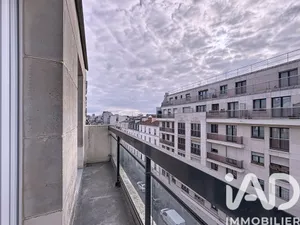 Apartment in Asnières-sur-Seine (92600)