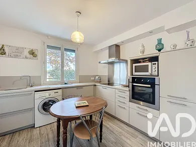 Townhouse in Bédarrides (84370)