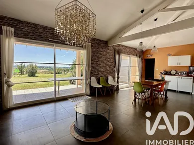 Domain in Gans (33430)