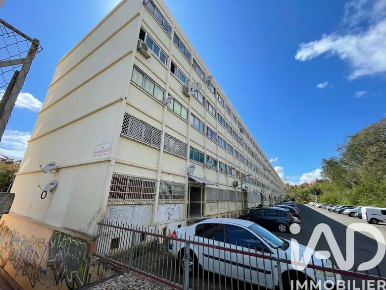 Appartement 4 pièces 70 m² · à Saint Denis · 70 m² · 140 000 €