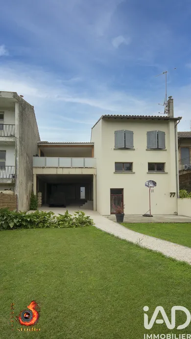 Immeuble à Cazaubon (32150)