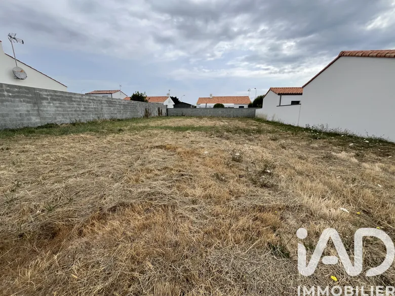 Terrain à bâtir à Saint-Gilles-Croix-de-Vie (85800) · 220 000 €