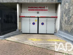 Parking in Paris (75019)