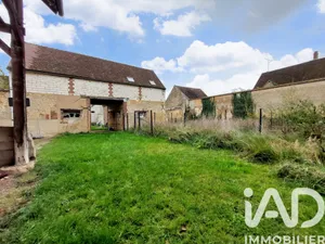 House at Cerisiers (89320)