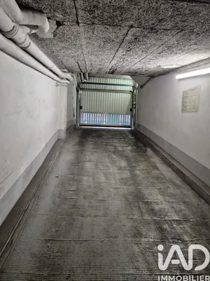 Parking in Paris (75004)