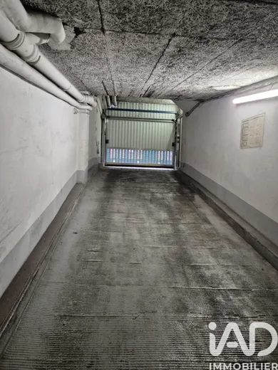 Parking in Paris (75004)