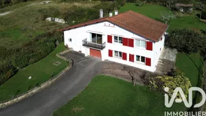 Maison à Saint-Pierre-d'Irube (64990)