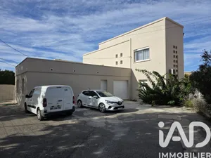 Building at Berre-l'Étang (13130)